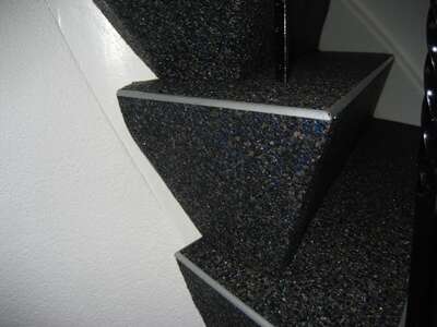 gegoten vloer als vloerbedekking op een trap